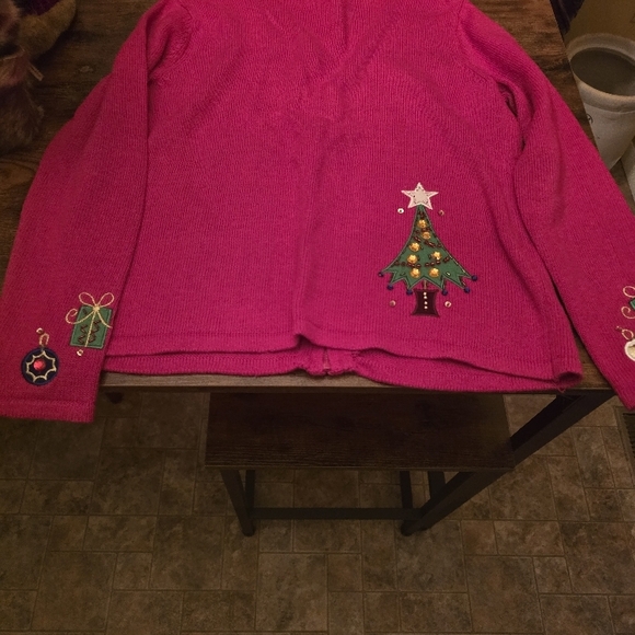 Festive red Christmas Sweater - Picture 3 of 3